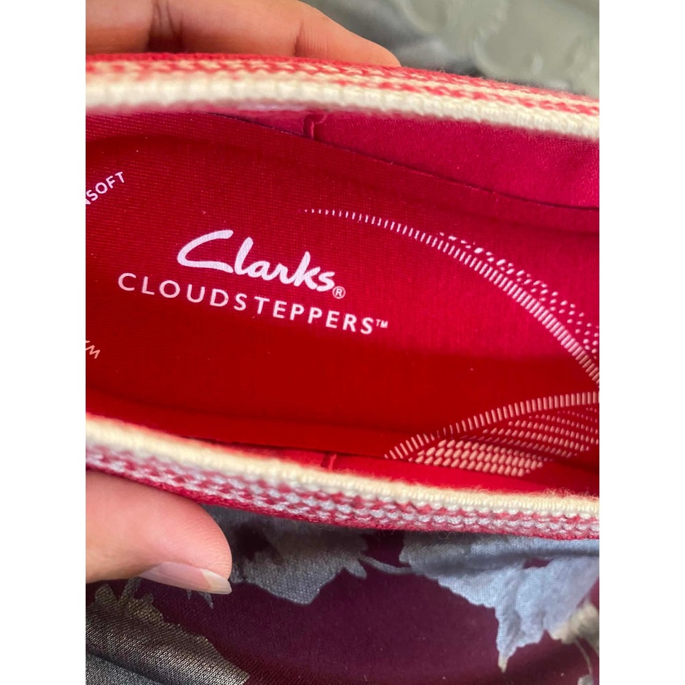 Clarks Cloudsteppers Red Slip On Loafers Flats Womens Shoes. Size 12N - Picture 3 of 4